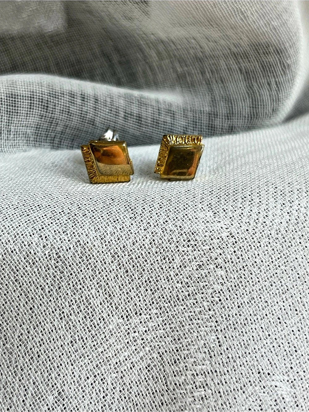 Vintage Gold-Tone Geometric Stud Earrings Like New